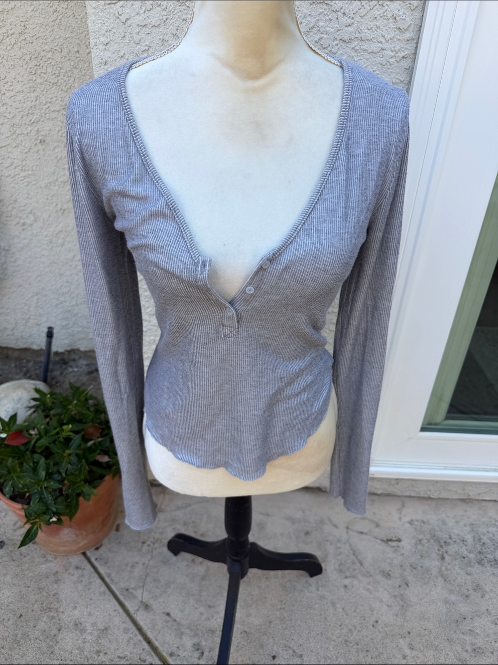 Free People Keep It Basic Grey Ribbed Fitted L/S Low Scoop ButtonTop Womens M